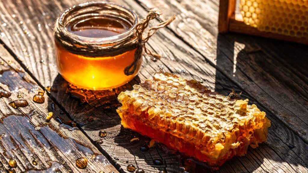 What Should I Look for When Buying Bulk Honey? bulk raw honey